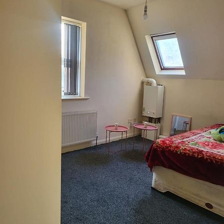 Cozzy 2 Roooms With 2 Beds Hotel Bradford  Bagian luar foto